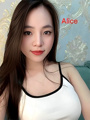 Therapists Alice Vietnam 
TL Beauty Wellness