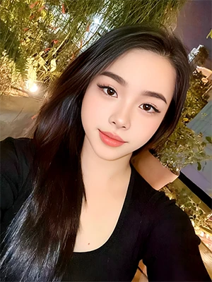 Therapists Chloe Vietnam 