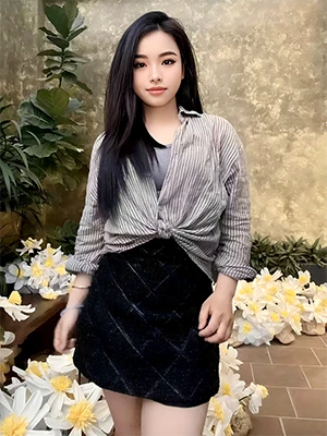 Therapists Chloe Vietnam 