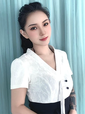 Therapists Lisa China
Muse Spa