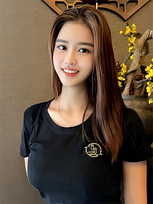 Therapists Yuna Vietnam 
Bai He Spa