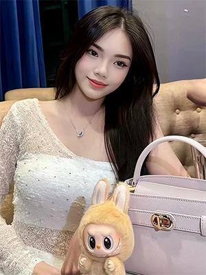 Therapists Luna Vietnam