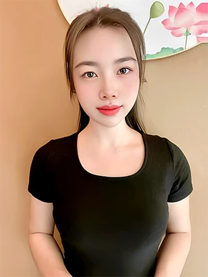 Therapists Sarah Vietnam 
Kang Mei TCM
