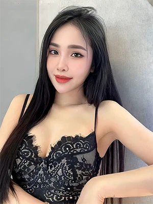 Therapists Lisa Vietnam