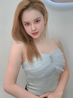 Therapists Luna Vietnam 